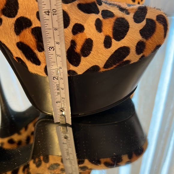 Leopard Print Pony Hair Platform Ankle Boots. Size 8 - Picture 5 of 13